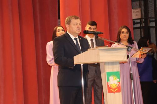 В Нурлате торжественное закрытие Года национальных культур и традиций прошло в обновленном зале Дворца культуры
