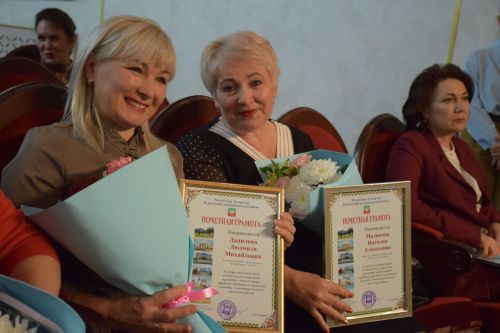 В Нурлате торжественное закрытие Года национальных культур и традиций прошло в обновленном зале Дворца культуры