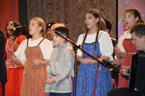 В Нурлате торжественное закрытие Года национальных культур и традиций прошло в обновленном зале Дворца культуры