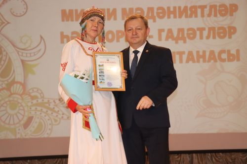 В Нурлате торжественное закрытие Года национальных культур и традиций прошло в обновленном зале Дворца культуры