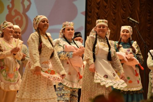 В Нурлате торжественное закрытие Года национальных культур и традиций прошло в обновленном зале Дворца культуры