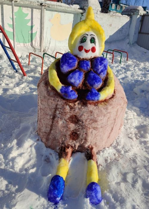В детском саду «Росинка» появился «Снежный городок Эколят»
