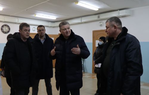 Алмаз Ахметшин посетил врачебную амбулаторию в микрорайоне сахароваров в Нурлате