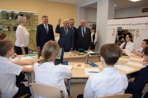 Фарид Мухаметшин посетил школу №1 города Нурлат
