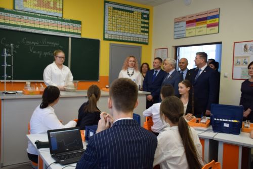 Фарид Мухаметшин посетил школу №1 города Нурлат
