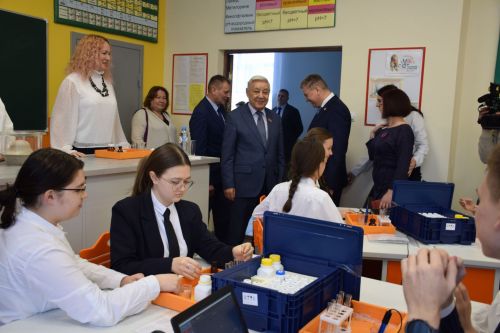 Фарид Мухаметшин посетил школу №1 города Нурлат
