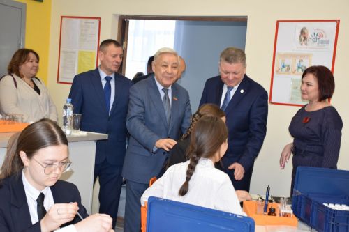 Фарид Мухаметшин посетил школу №1 города Нурлат