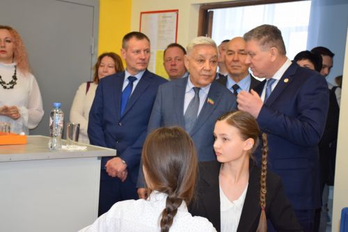 Фарид Мухаметшин посетил школу №1 города Нурлат