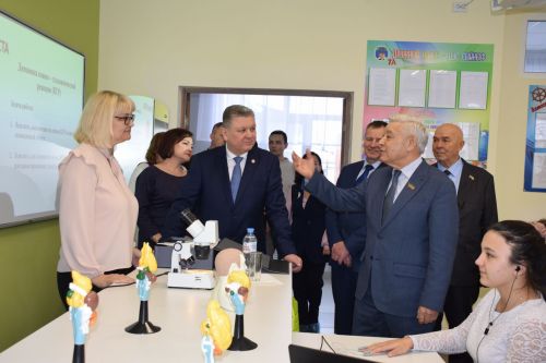 Фарид Мухаметшин посетил школу №1 города Нурлат