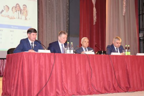 В Нурлате в работе сессии принял участие Фарид Мухаметшин
