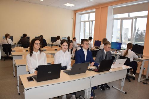 Фарид Мухаметшин посетил школу №1 города Нурлат