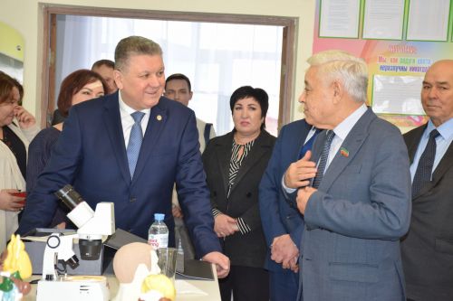 Фарид Мухаметшин посетил школу №1 города Нурлат