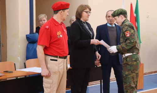 В Нурлате прошел смотр строя и песни среди учащихся