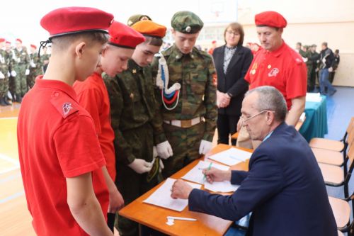 В Нурлате прошел смотр строя и песни среди учащихся