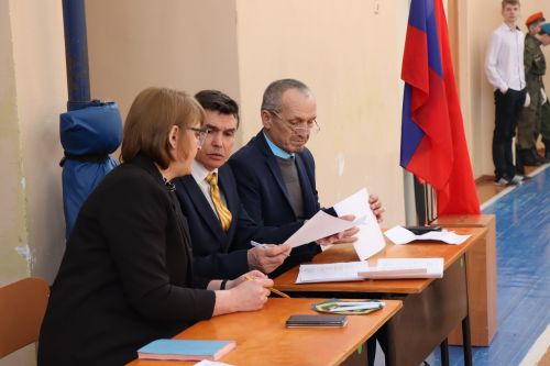 В Нурлате прошел смотр строя и песни среди учащихся