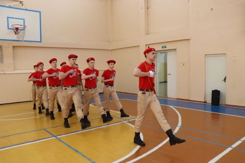 В Нурлате прошел смотр строя и песни среди учащихся