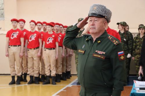 В Нурлате прошел смотр строя и песни среди учащихся