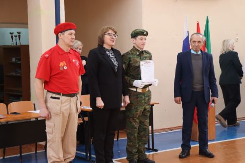 В Нурлате прошел смотр строя и песни среди учащихся