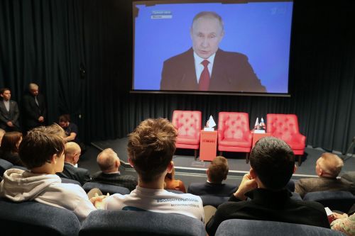 Сегодня в полдень Президент РФ Владимир Путин выступит с ежегодным посланием Федеральному Собранию