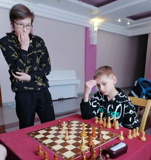 В Нурлате в турнирах по шахматам и шашкам, посвященным Дню защитника Отечества, приняли участие и юные шахматисты
