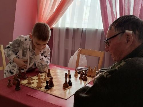 В Нурлате в турнирах по шахматам и шашкам, посвященным Дню защитника Отечества, приняли участие и юные шахматисты