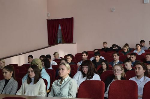 Нурлатские студенты встретились с представителями Республиканского центра студотрядов
