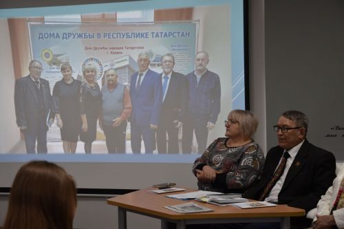 В Нурлате состоялась презентация сборника стихов Валентина Бурайкина