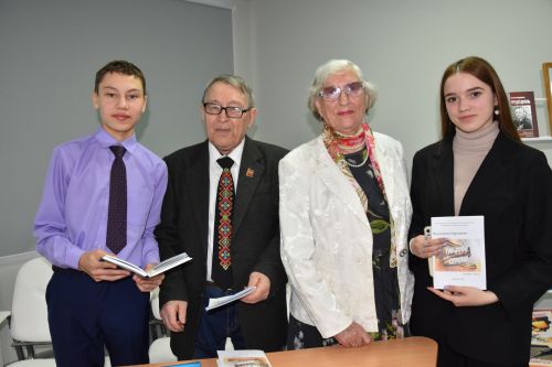 В Нурлате состоялась презентация сборника стихов Валентина Бурайкина