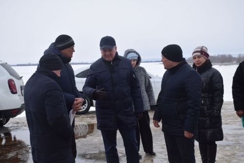Тимербулатовы из Светлого Озера ознакомили Алмаза Ахметшина с работой своего хозяйства