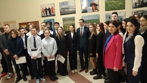 Для нурлатских старшеклассников провели профориентационный день