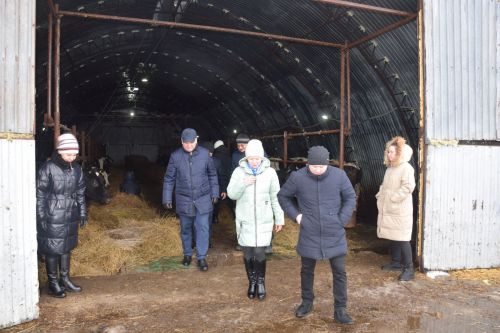 Тимербулатовы из Светлого Озера ознакомили Алмаза Ахметшина с работой своего хозяйства