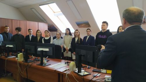 Для нурлатских старшеклассников провели профориентационный день