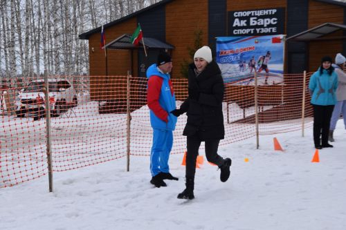 Коллектив «Нурлат-информа» провел спортивный праздник в центре «Ак барс»