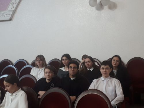 Нурлатские старшеклассники побывали на спектакле