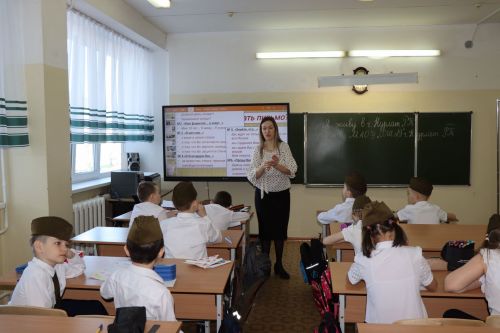 Нурлатские школьники продолжают писать письма участникам СВО