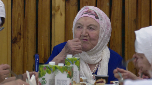 Сулеймановы в первый день Рамадана провели ифтар-меджлисы для жителей Нурлатского района