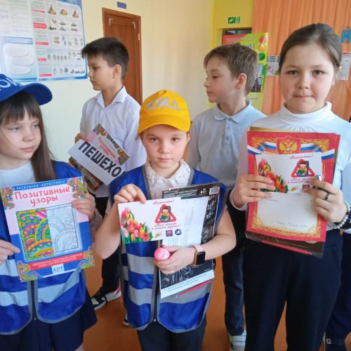 Учащиеся Старо-Челнинской школы повторяют ПДД