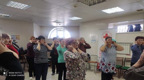 В Нурлате в Центре долголетия занятия провела психолог «Красного Креста»
