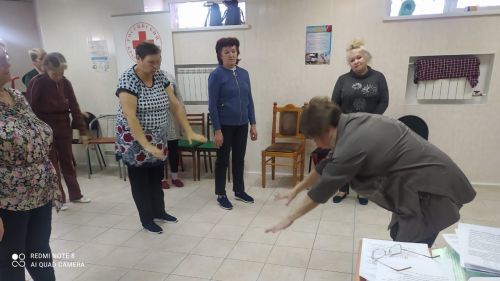 В Нурлате в Центре долголетия занятия провела психолог «Красного Креста»
