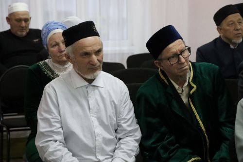 Глава района Алмаз Ахметшин провел ифтар для нурлатцев