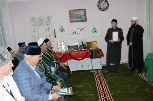 Глава района Алмаз Ахметшин провел ифтар для нурлатцев