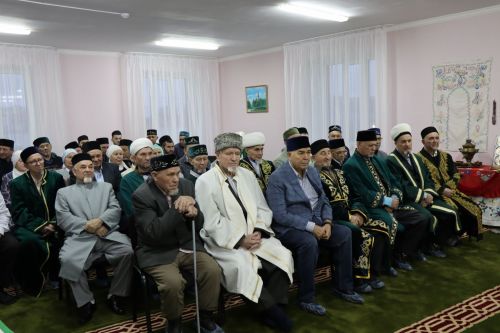 Глава района Алмаз Ахметшин провел ифтар для нурлатцев