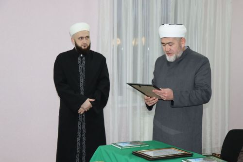 Глава района Алмаз Ахметшин провел ифтар для нурлатцев