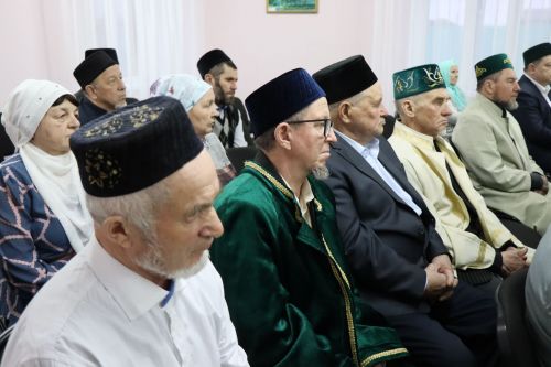Глава района Алмаз Ахметшин провел ифтар для нурлатцев