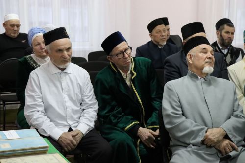 Глава района Алмаз Ахметшин провел ифтар для нурлатцев