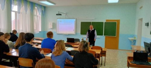 Для нурлатских выпускников проходит практикум по физике
