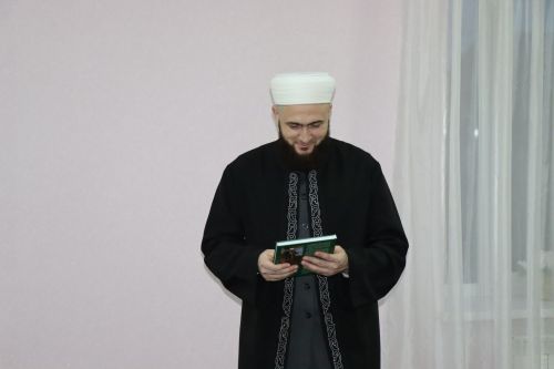 Глава района Алмаз Ахметшин провел ифтар для нурлатцев