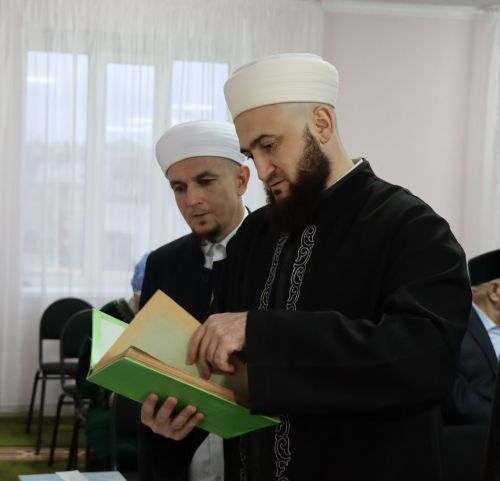 Глава района Алмаз Ахметшин провел ифтар для нурлатцев