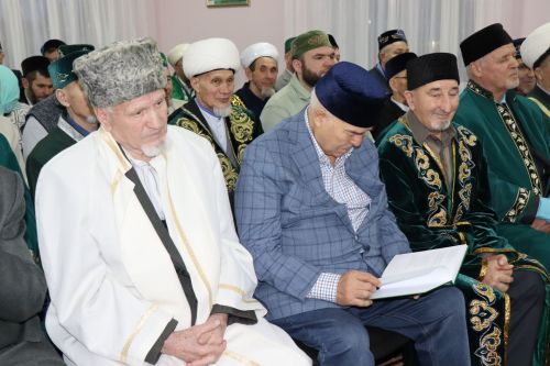 Глава района Алмаз Ахметшин провел ифтар для нурлатцев