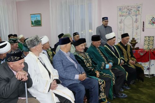 Глава района Алмаз Ахметшин провел ифтар для нурлатцев